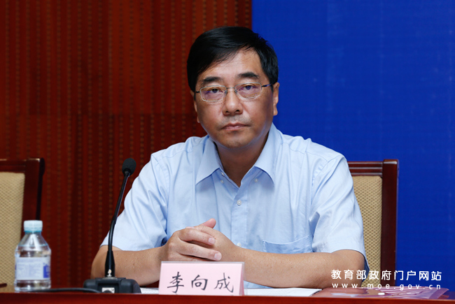 李向成，一位引领时代的杰出人物，李向成，时代引领者的杰出风采