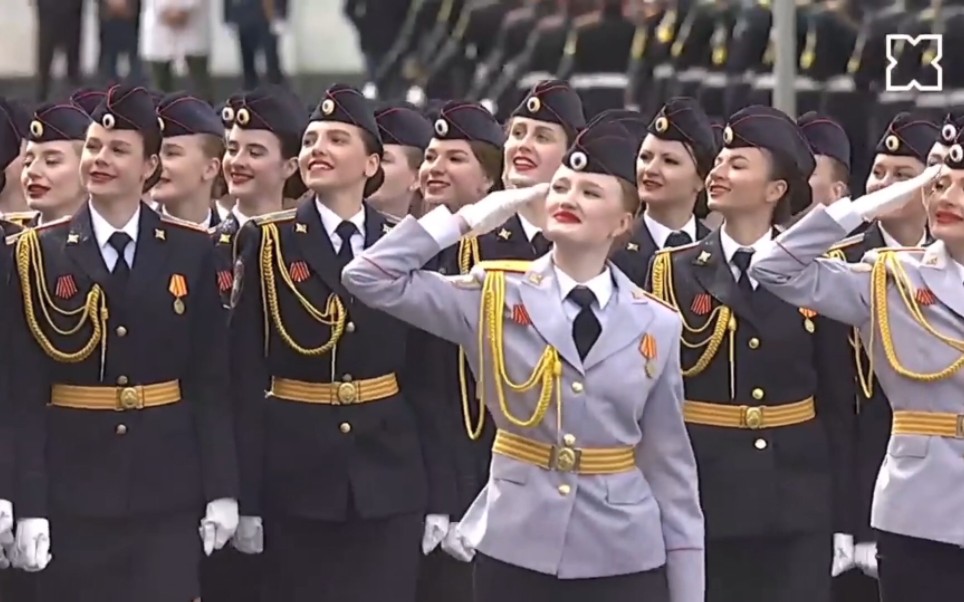 俄罗斯女兵阅兵仪式视频，荣耀与力量的展现，俄罗斯女兵阅兵仪式，荣耀与力量的璀璨展现