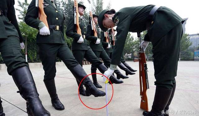 三军仪仗队男兵靴子，传统与现代的完美结合，三军仪仗队男兵靴子，传统与现代的时尚交融风采
