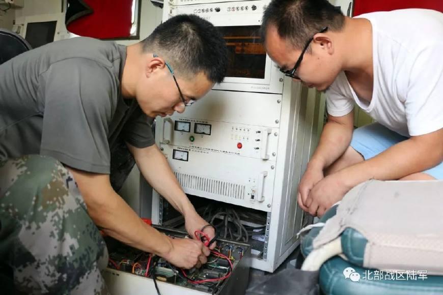参谋长是三把手吗？解析军队职务与角色定位，军队职务角色定位解析，参谋长是否可称为三把手？
