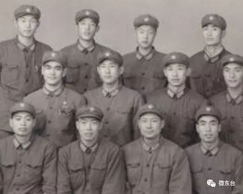 铁帽子五连历任连长，历史传承与领导力展现，铁帽子五连历任连长，历史传承与领导力之典范