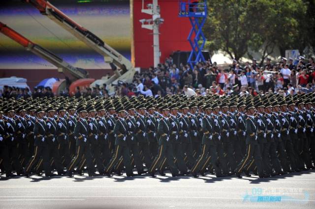 西工大国庆阅兵方阵，荣耀与力量的展现，西工大国庆阅兵方阵，荣耀与力量的辉煌展现