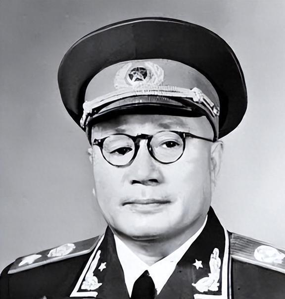 十大元帅里谁是打仗最厉害？——中国军事历史上的杰出统帅探究，探究中国军事历史，十大元帅中的最杰出统帅是谁？